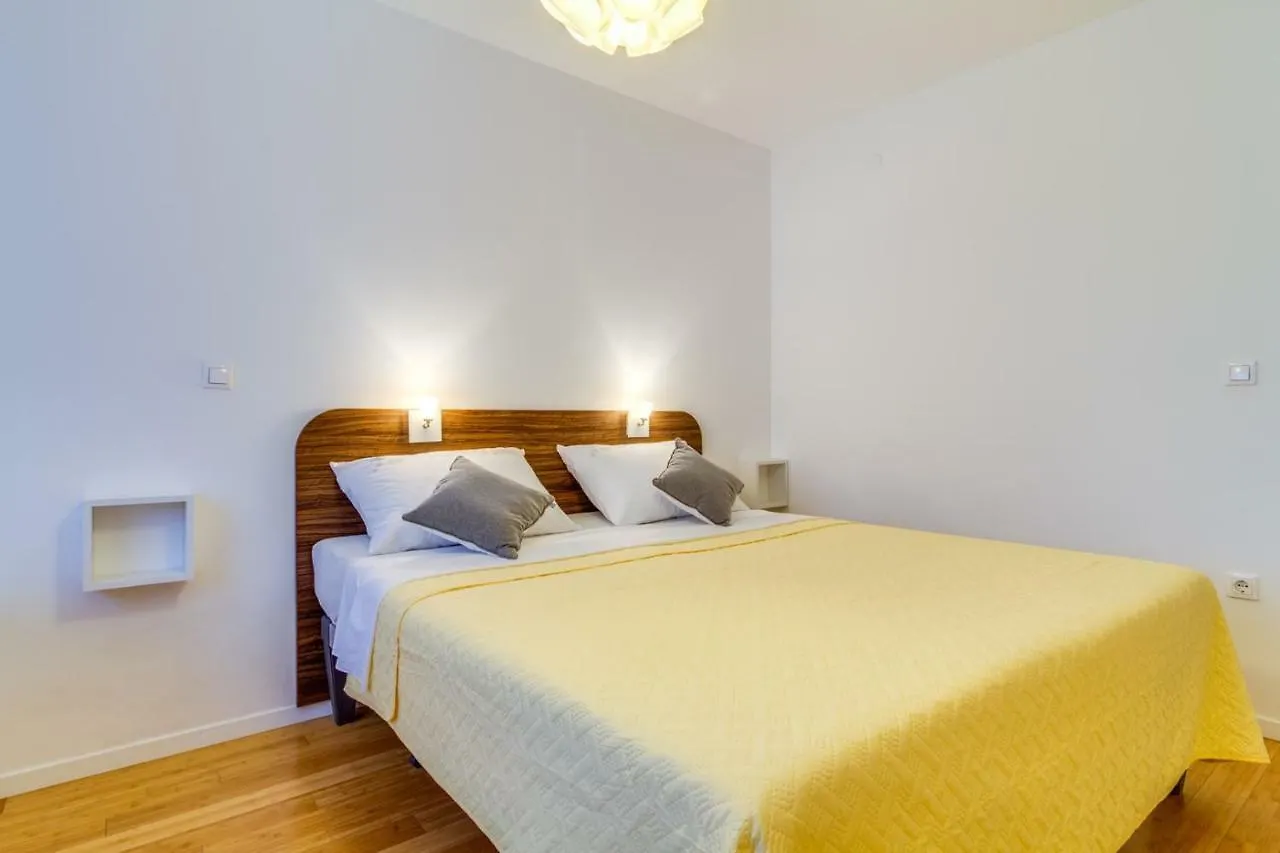 Charming And Sweet Apartment Vito In Pula