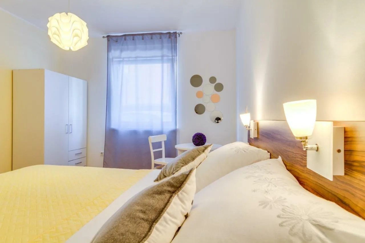 Charming And Sweet Apartment Vito In Pula
